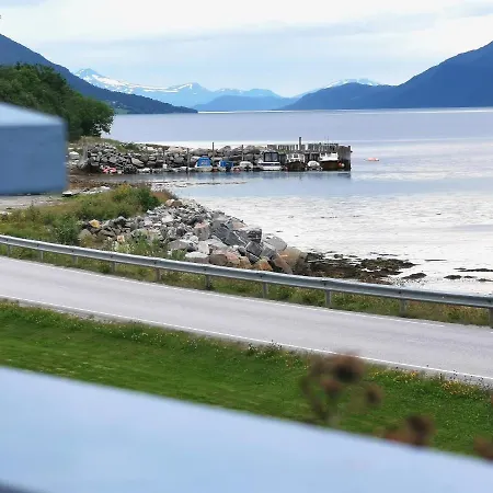 Fjordhotell 3* Eidsvag (Nesset)