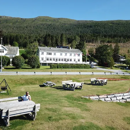 Fjordhotell Отель Eidsvag (Nesset)