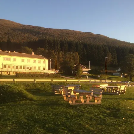 Отель Fjordhotell Eidsvag (Nesset)