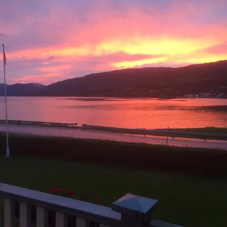 Hotel Fjordhotell Eidsvag (Nesset)